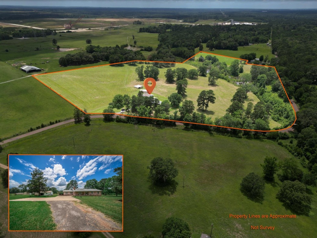 East Texas country retreat property photo 1